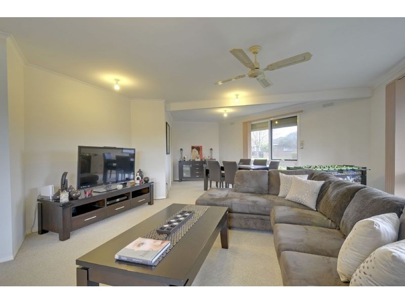 14 Oak Court, Morwell VIC 3840