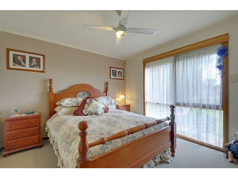 24 Bellarine Circuit, Morwell VIC 3840