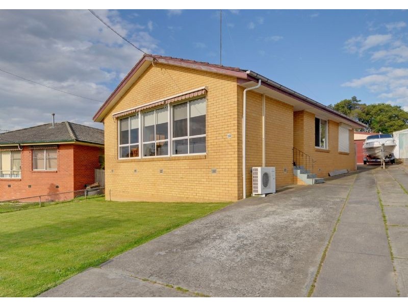 10 McInnes Street, Churchill VIC 3842