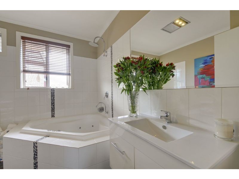 10 McInnes Street, Churchill VIC 3842