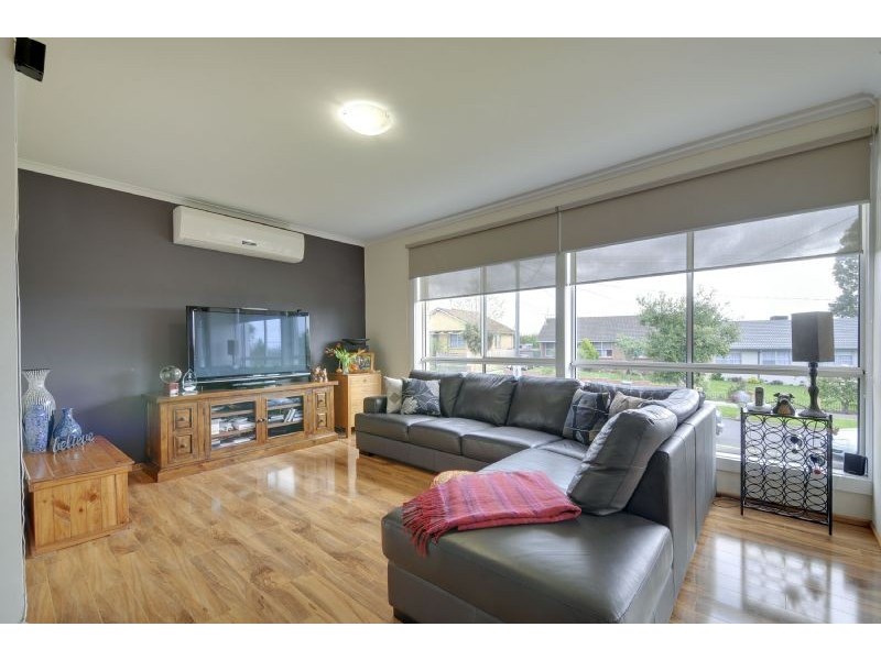 10 McInnes Street, Churchill VIC 3842