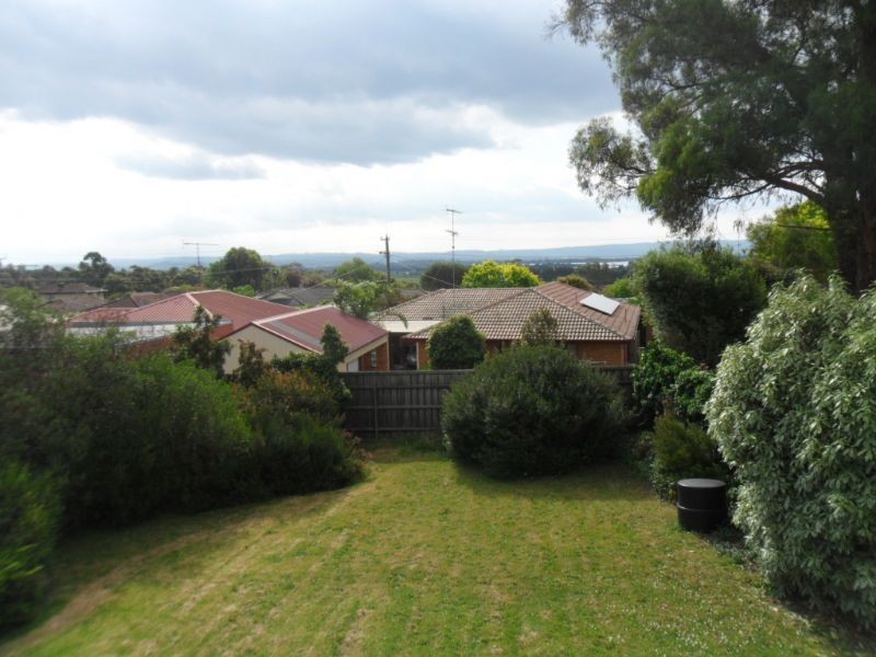 28 Mulcare Crescent, Churchill VIC 3842