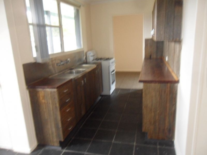27 Beattie Crescent, Morwell VIC 3840