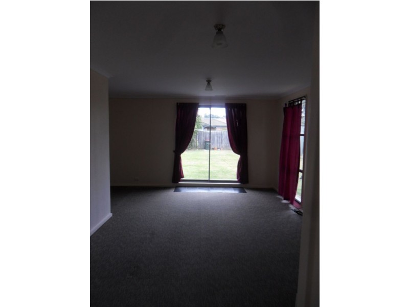 27 Beattie Crescent, Morwell VIC 3840