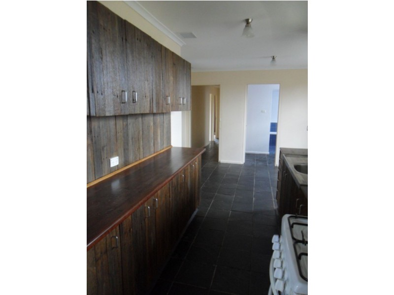 27 Beattie Crescent, Morwell VIC 3840