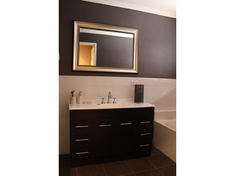 13 Sheoke Grove, Churchill VIC 3842