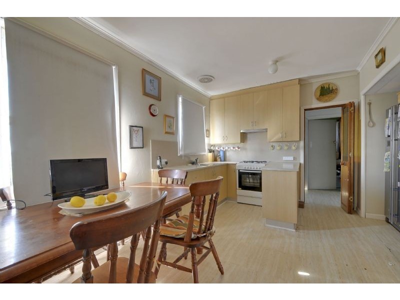 12 Robert Street, Morwell VIC 3840