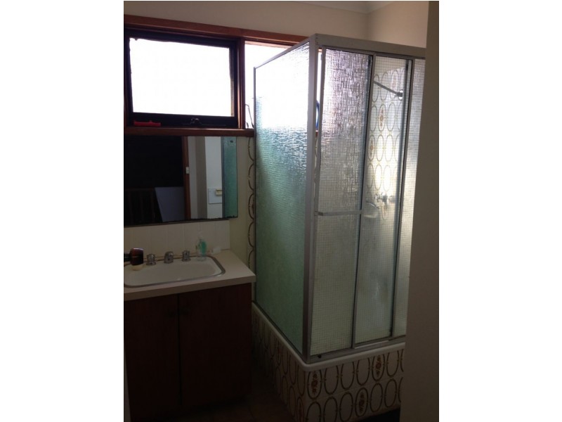 4/3 Opal Place, Morwell VIC 3840