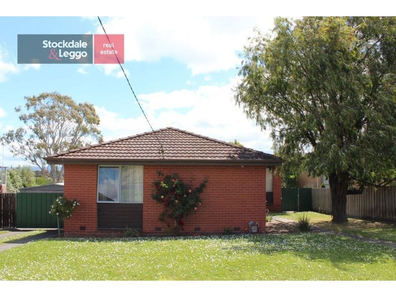 15 Blackwood Crescent, Churchill VIC 3842