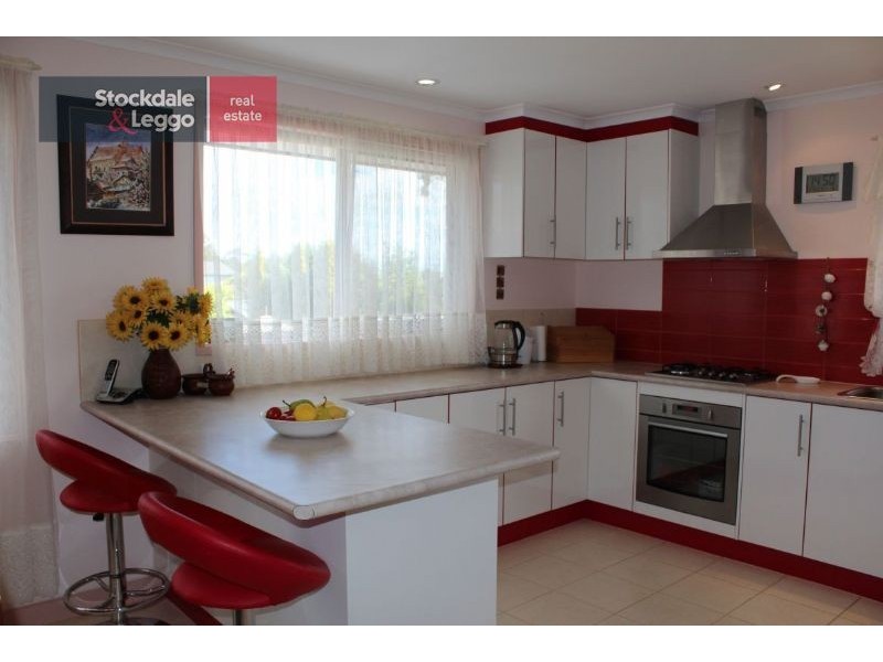 15 Blackwood Crescent, Churchill VIC 3842