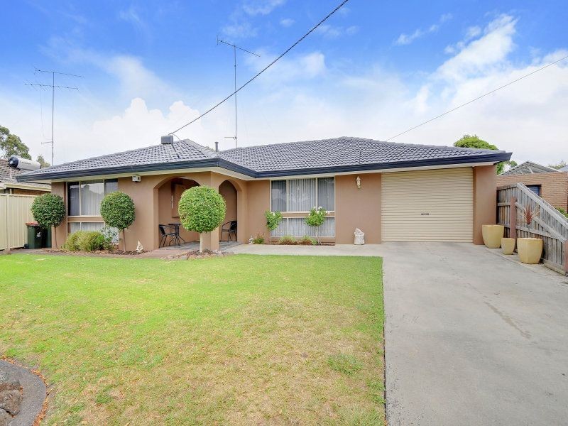 17 Wyung Drive, Morwell VIC 3840