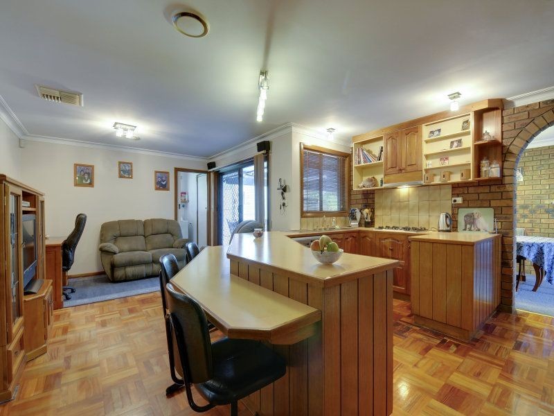 17 Wyung Drive, Morwell VIC 3840