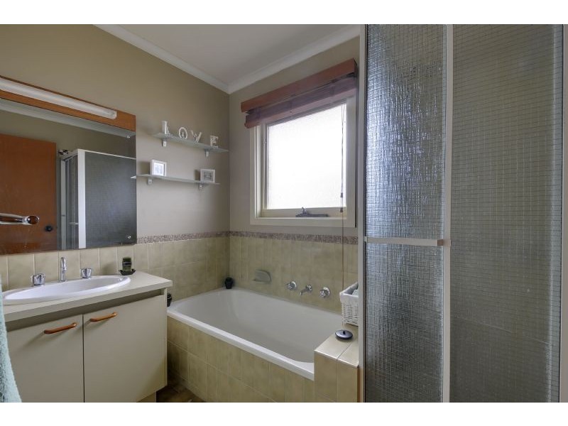 6 Strath Place, Morwell VIC 3840