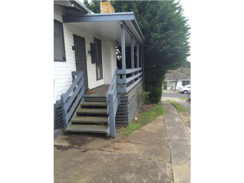 8 Tulloch Street, Morwell VIC 3840