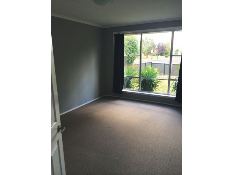 28  Howard Avenue, Morwell VIC 3840