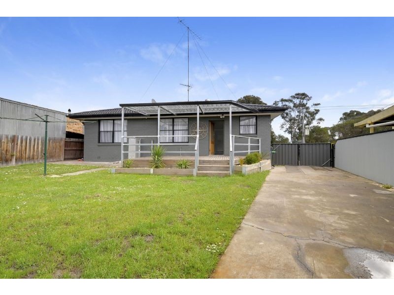 28  Howard Avenue, Morwell VIC 3840