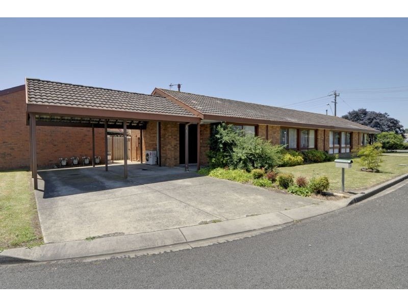 2 Bridgewater Drive, Morwell VIC 3840