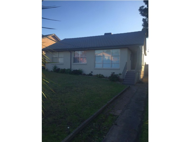 7 McInnes Crescent, Churchill VIC 3842