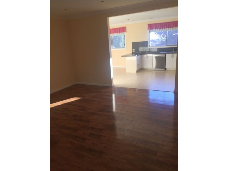 7 McInnes Crescent, Churchill VIC 3842