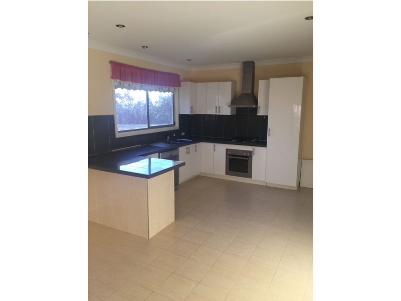 7 McInnes Crescent, Churchill VIC 3842