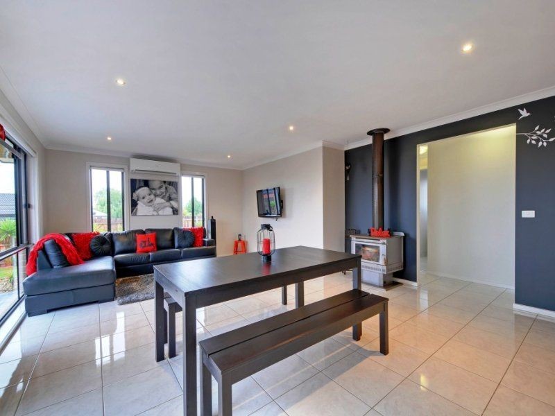4 Rieniets Way, Yinnar VIC 3869