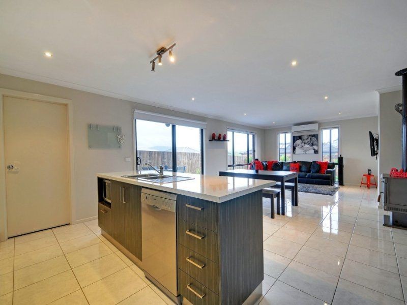 4 Rieniets Way, Yinnar VIC 3869