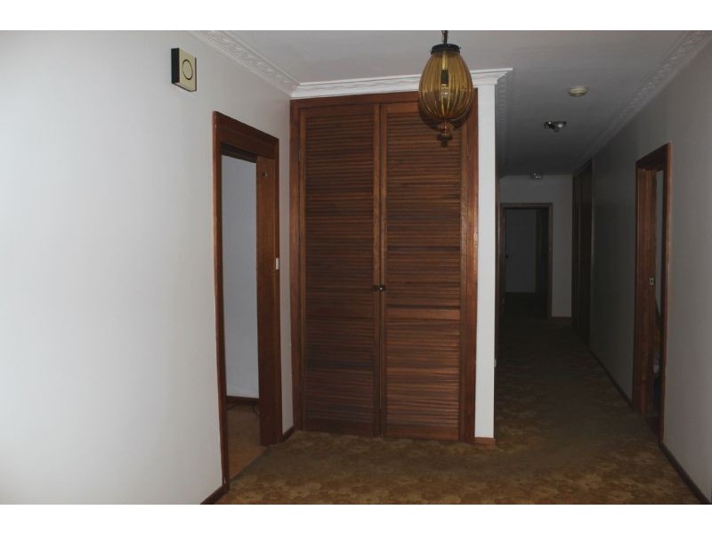 100 English street, Morwell VIC 3840