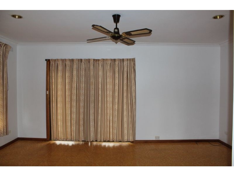 100 English street, Morwell VIC 3840