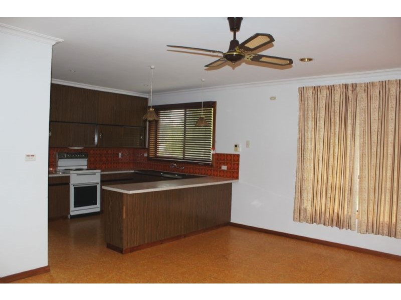 100 English street, Morwell VIC 3840