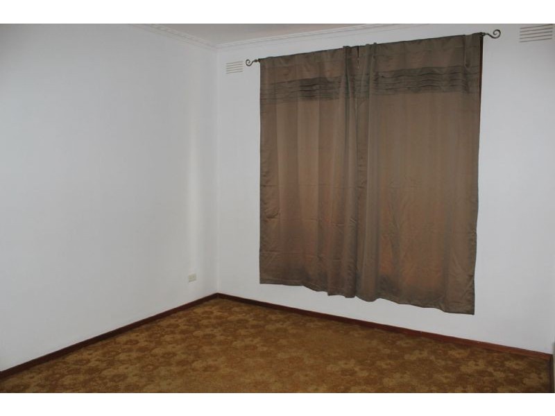 100 English street, Morwell VIC 3840