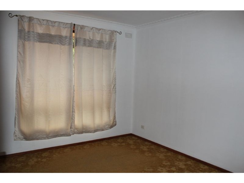 100 English street, Morwell VIC 3840