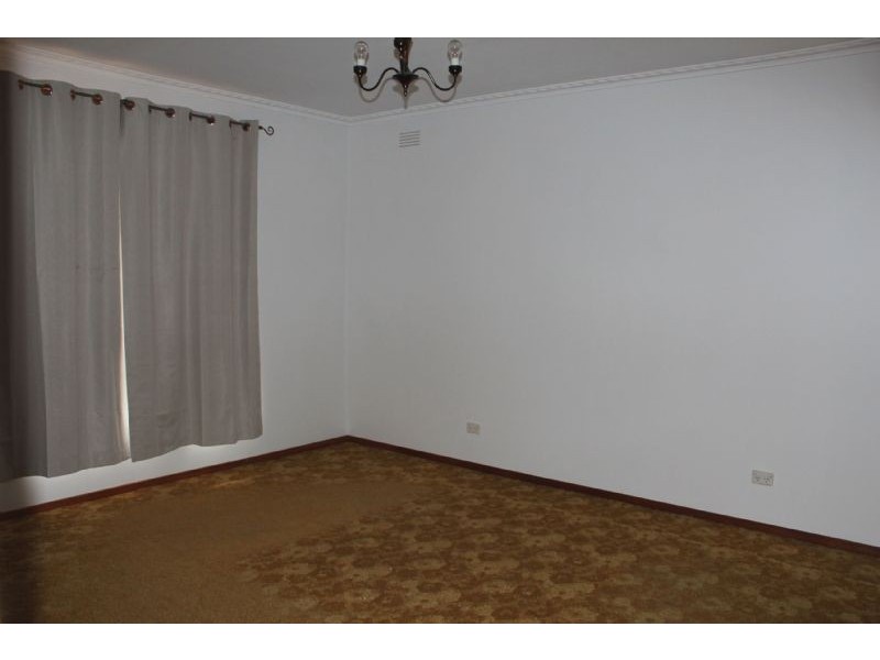 100 English street, Morwell VIC 3840