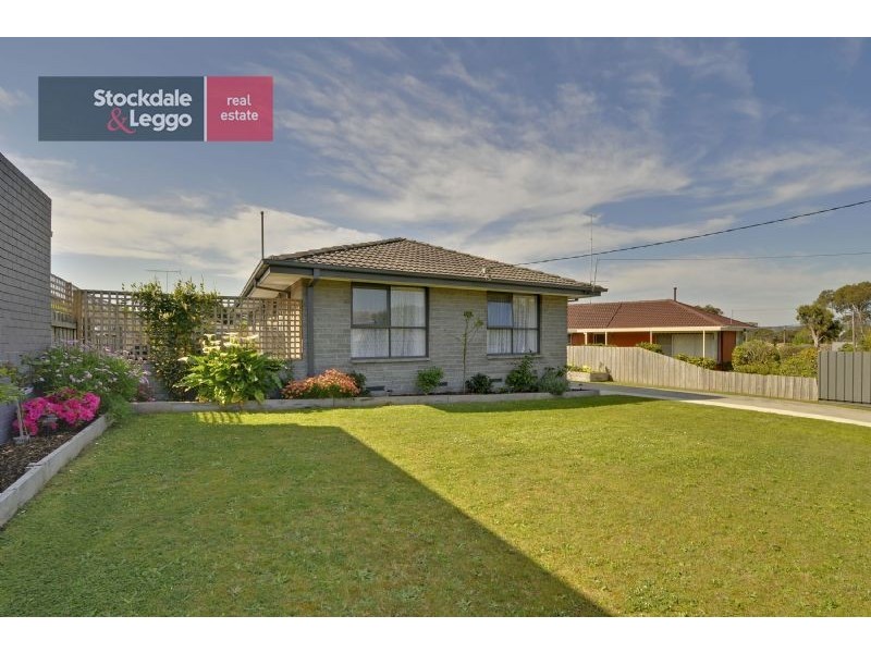 2 Walker Parade, Churchill VIC 3842