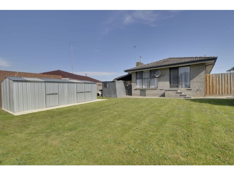 2 Walker Parade, Churchill VIC 3842