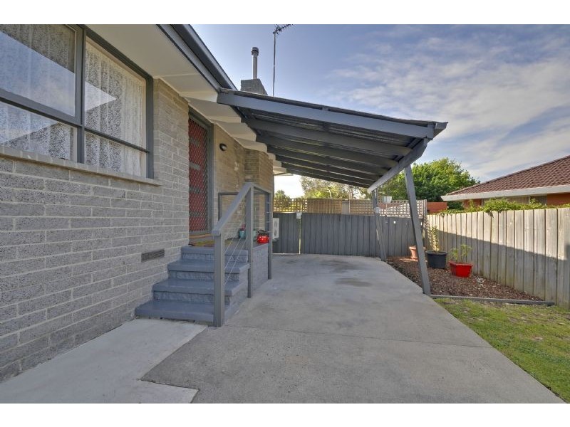 2 Walker Parade, Churchill VIC 3842
