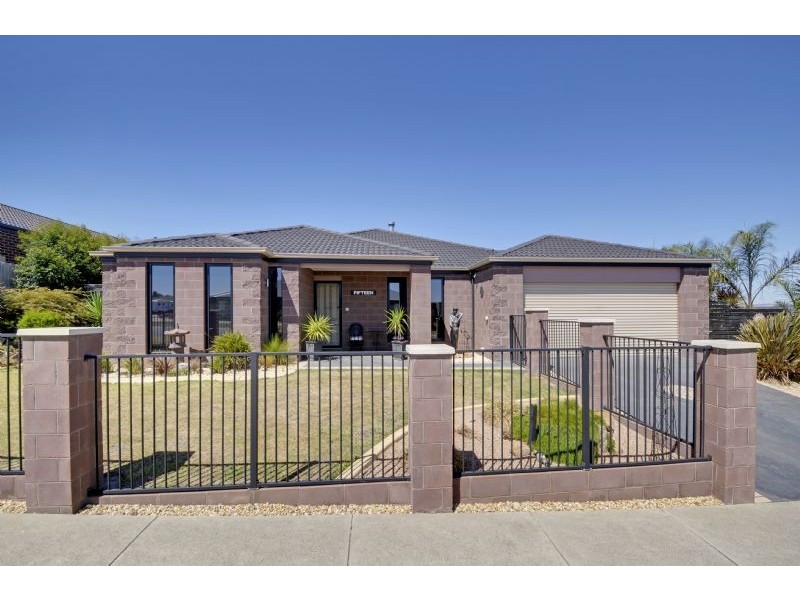 15 Ashley Avenue, Morwell VIC 3840