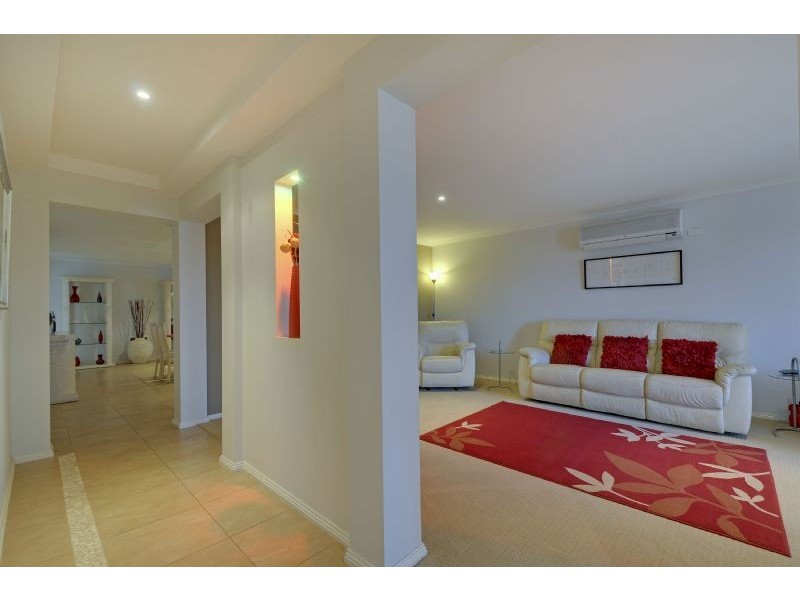 15 Ashley Avenue, Morwell VIC 3840