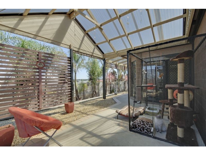 15 Ashley Avenue, Morwell VIC 3840