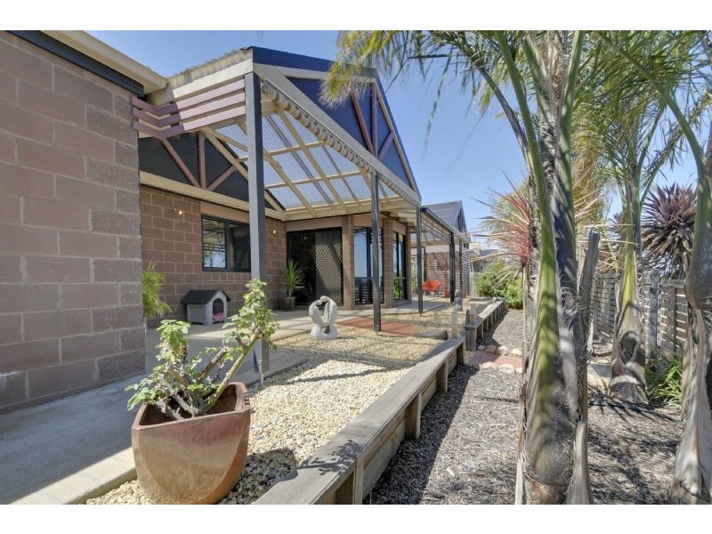 15 Ashley Avenue, Morwell VIC 3840