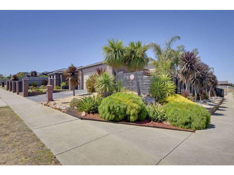 15 Ashley Avenue, Morwell VIC 3840