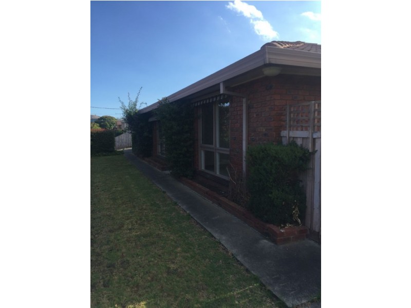 1 Canterbury Way, Churchill VIC 3842