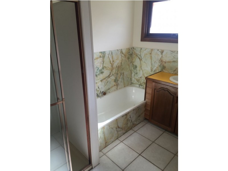 1 Canterbury Way, Churchill VIC 3842