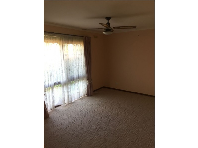 1 Canterbury Way, Churchill VIC 3842