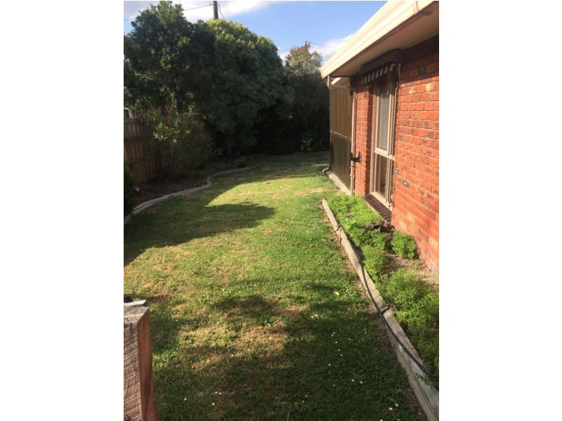 1 Canterbury Way, Churchill VIC 3842