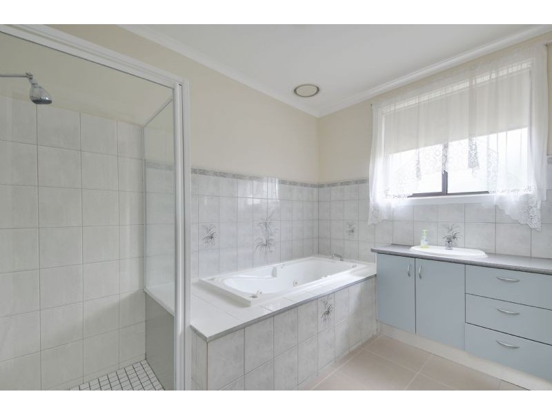 2 Elm Court, Churchill VIC 3842