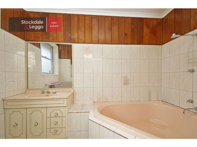 17 Blackwood Crescent, Churchill VIC 3842