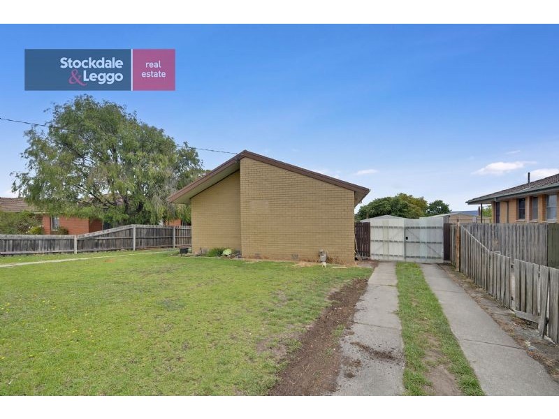 17 Blackwood Crescent, Churchill VIC 3842