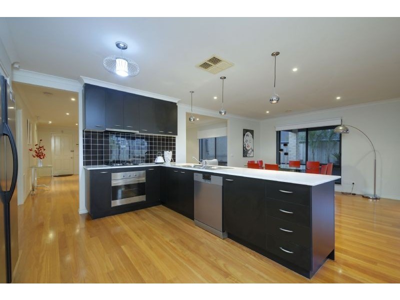 10 Glenrowan Street, Morwell VIC 3840