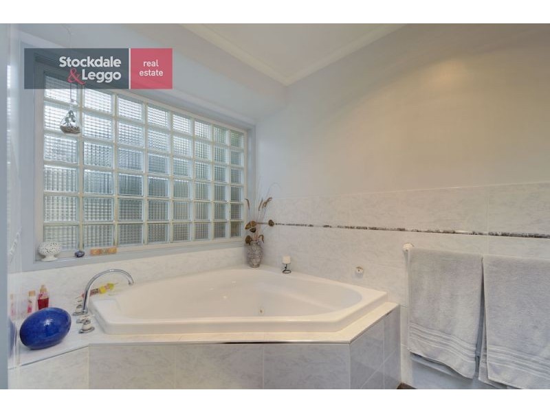 18 Skeldale Wynd, Morwell VIC 3840