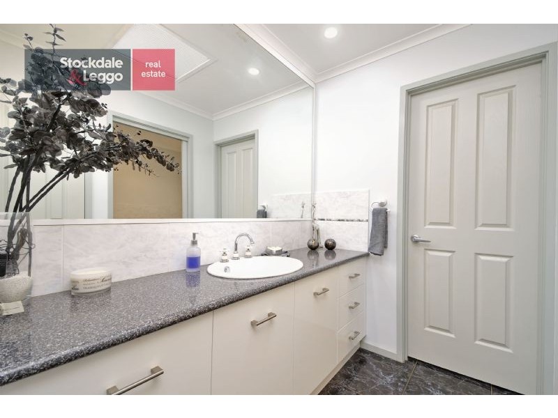 18 Skeldale Wynd, Morwell VIC 3840